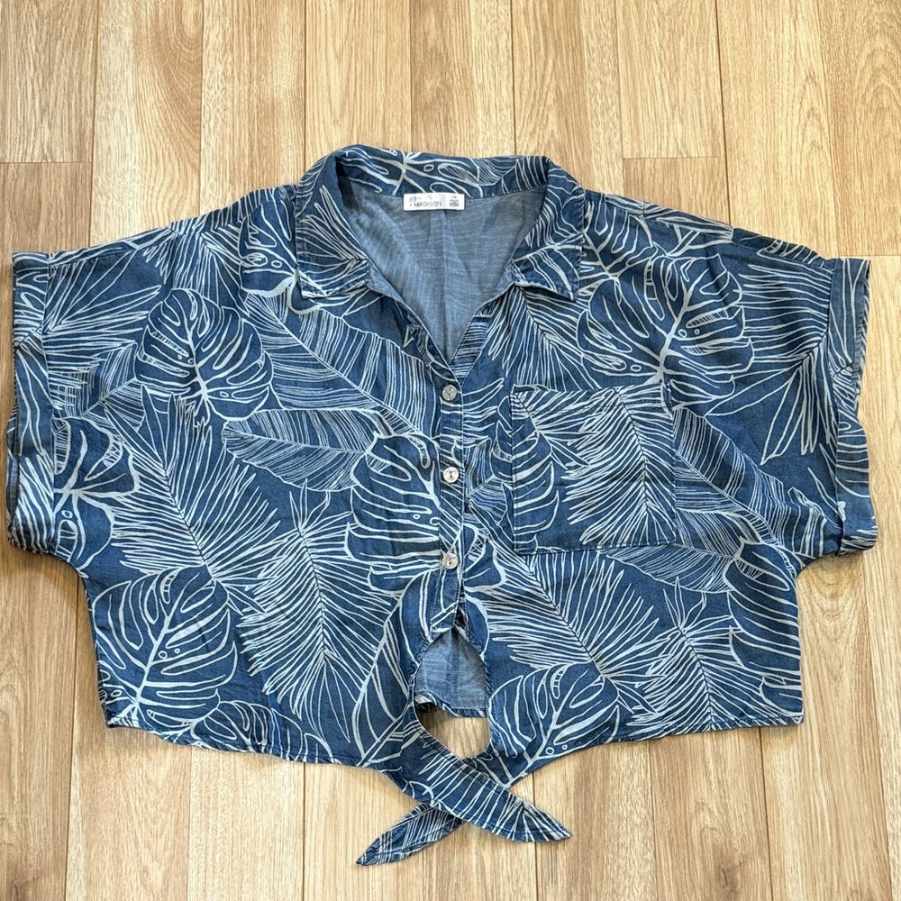 89th & Madison Blue Leaf Print Button Down Shirt